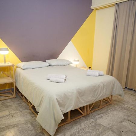 Casa Base Hotel Bari Bagian luar foto