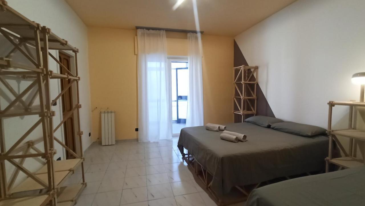 Casa Base Hotel Bari Bagian luar foto