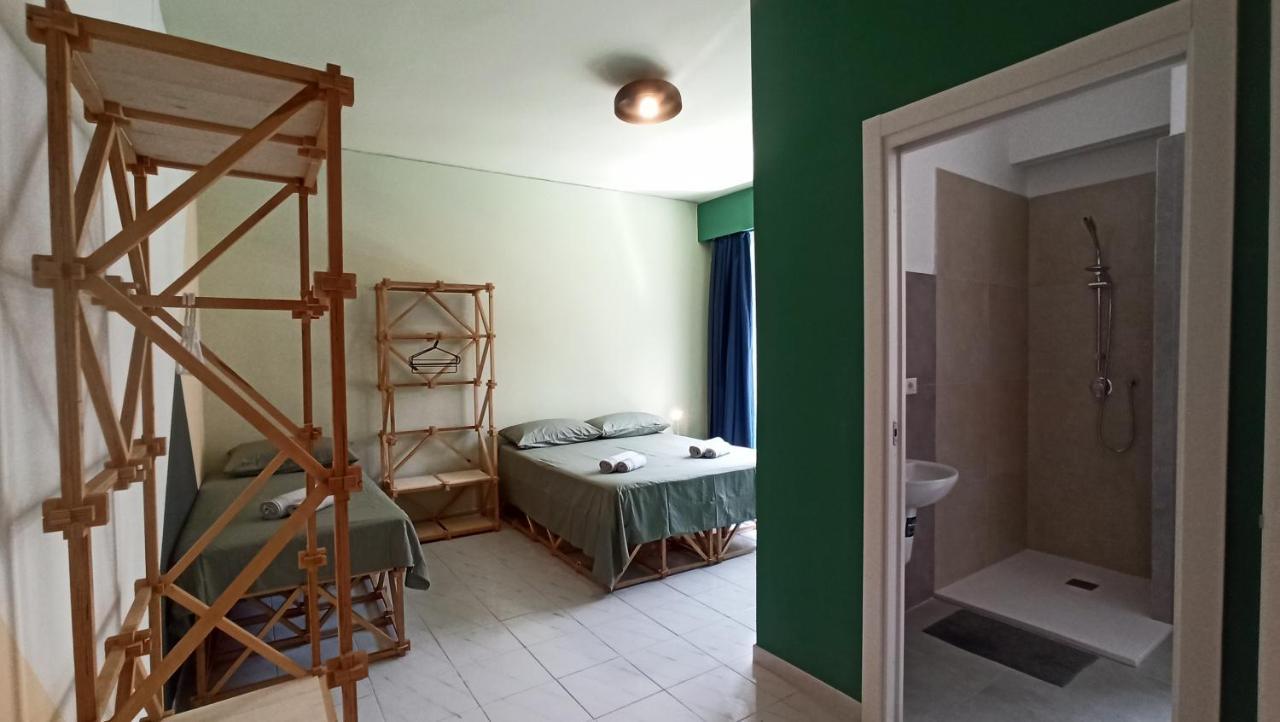 Casa Base Hotel Bari Bagian luar foto