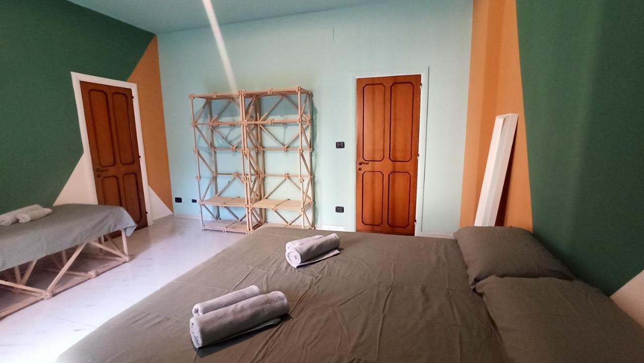 Casa Base Hotel Bari Bagian luar foto
