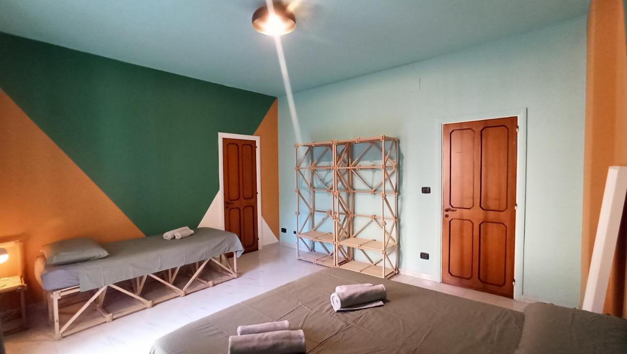 Casa Base Hotel Bari Bagian luar foto