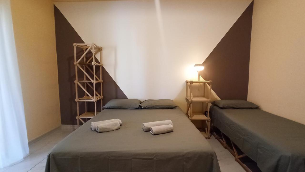 Casa Base Hotel Bari Bagian luar foto