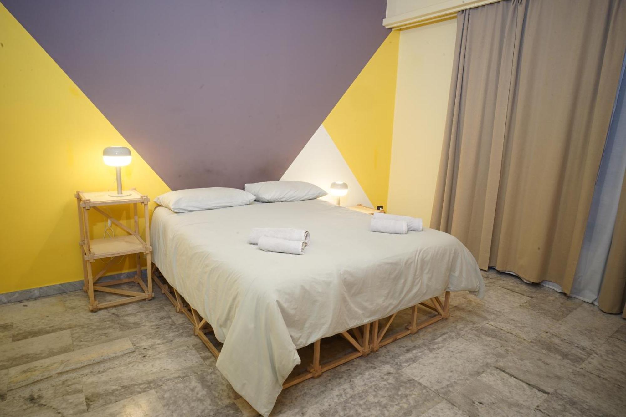 Casa Base Hotel Bari Bagian luar foto