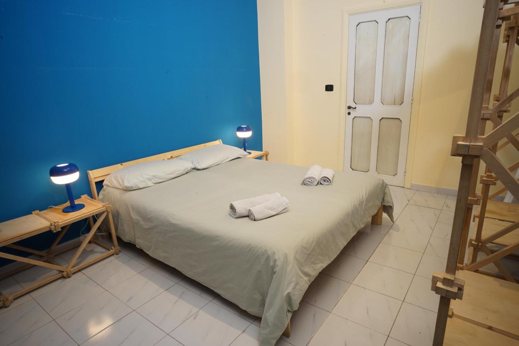 Casa Base Hotel Bari Bagian luar foto