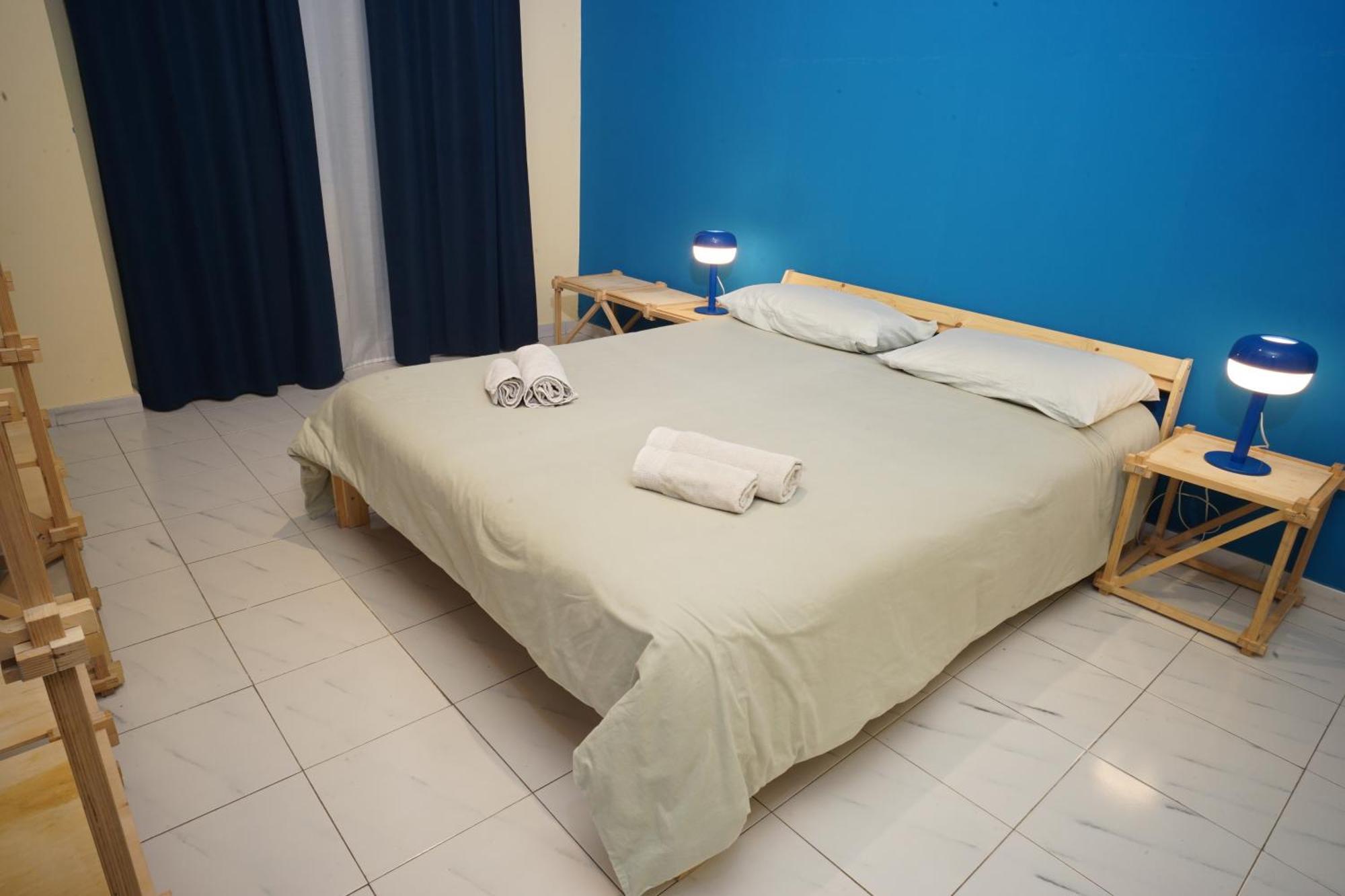 Casa Base Hotel Bari Bagian luar foto