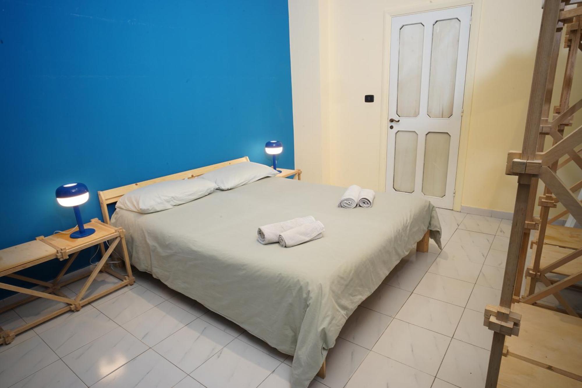 Casa Base Hotel Bari Bagian luar foto