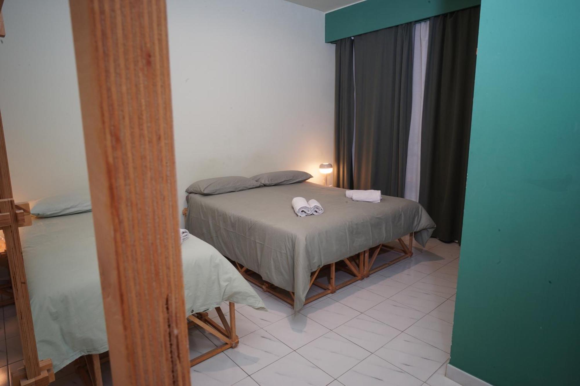 Casa Base Hotel Bari Bagian luar foto